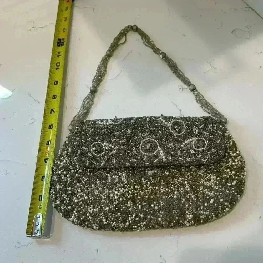 Vintage style Beaded silver dressy small purse - Picture 5 of 9